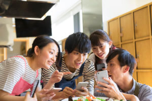 インスタストーリーにYouTubeを載せる方法とは？【完全解説】